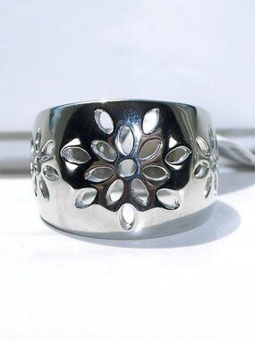 STAINLESS STEEL Open Work Flower Design Dome Ring